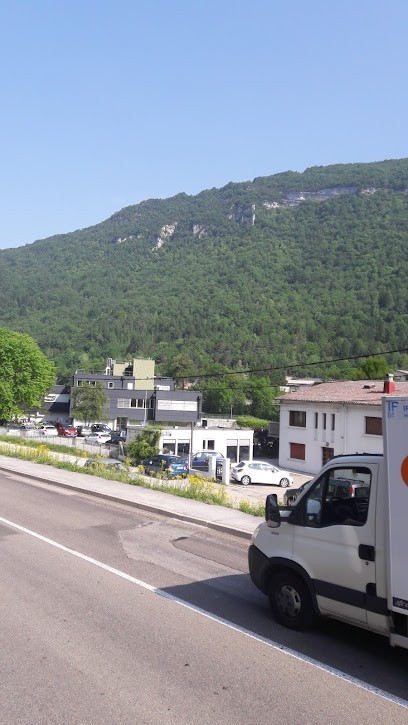 Carrosserie Lombard Gomes (clg), Garage Automobile à Saint-Claude