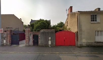 Louis Armand, Garage Automobile à Sainte-Pazanne