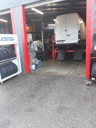 EXPRESS PNEUS, Garage Automobile à Prades