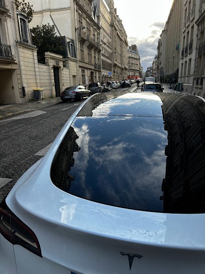 יוהן הסעות בפריז, Garage Automobile à Maisons-Alfort