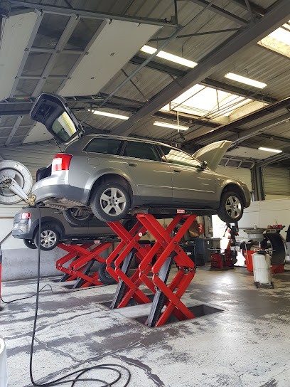 First Stop, Garage Automobile à Leers