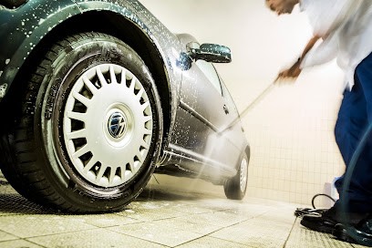 Saint James, Garage Automobile à Puteaux