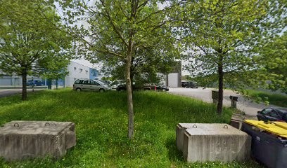 SDA 25, Garage Automobile à Serre-les-Sapins