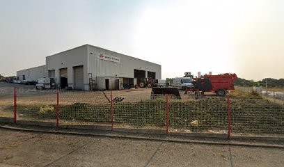 Massey Ferguson 5asna 4 Chfthom Fi Vido, Garage Automobile à Plumaudan