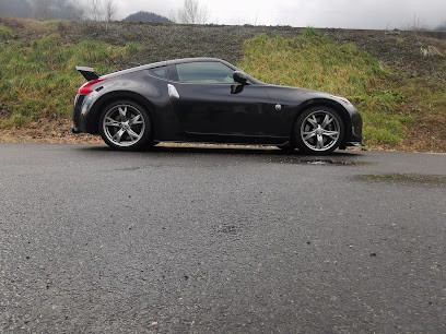 Fuji Workshop, Garage Automobile à Cevins