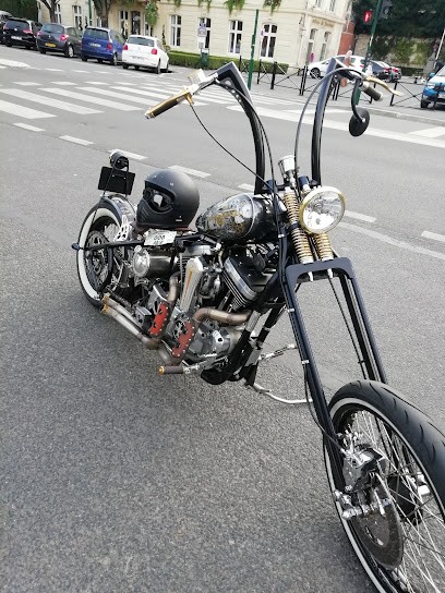 Magic American Garage, Garage Automobile à Ennery