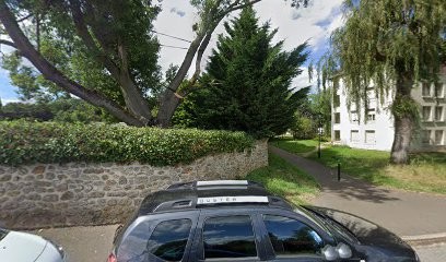 D. 3, Garage Automobile à Guyancourt