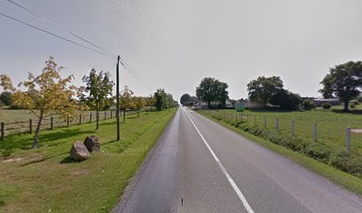 First Stop, Garage Automobile à Mézangers