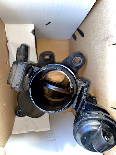 ParoXYZ, Garage Automobile à Buc