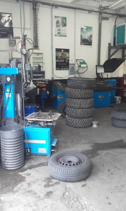 Pneu Service, Garage Automobile à Prades