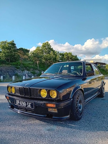 L'intemporel Garage, Garage Automobile à Rochebrune