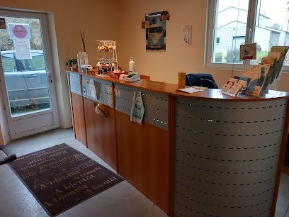 Garage automobile ams manu le champ saint pere, Garage Automobile au Champ-Saint-Père