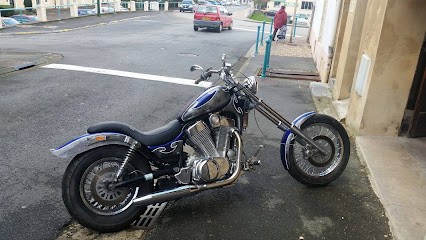 Biker's House Motorcycle, Garage Automobile à Stenay