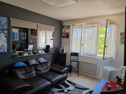 WORLD HAIL TEAM ( Débosselage Sans Peinture), Garage Automobile à Pérignat-sur-Allier