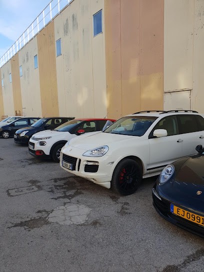 Type 911, Garage Automobile à Saint-Laurent-du-Var