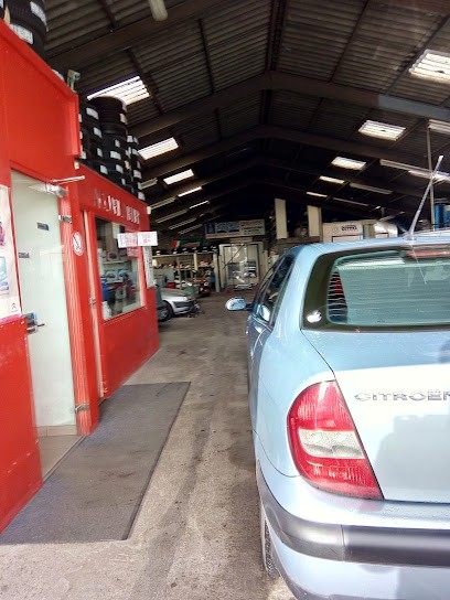 Gorce et Bardet Fils, Garage Automobile à Saint-Claud